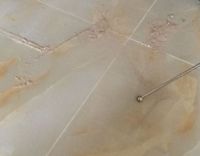卫滨瓷砖空鼓维修公司分享粘合剂选择不当在瓷砖铺贴过程中可能导致以下问题